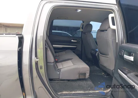 2016 Toyota Tundra Sr5 5.7L V8 z USA, uszkodzony, nr VIN 5TFDW5F15GX566623